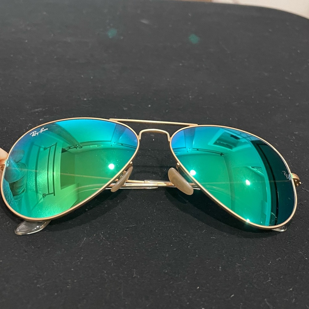 Never used Rayban Aviator Sunglasses